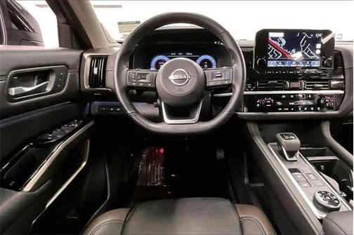 2025 Nissan Pathfinder Platinum 4WD