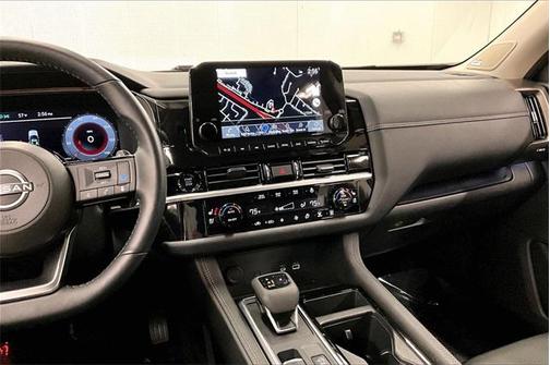 2025 Nissan Pathfinder Platinum 4WD