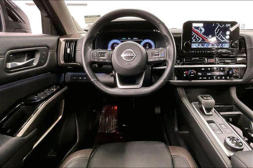 2025 Nissan Pathfinder Platinum 4WD