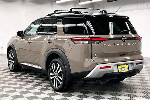 2025 Nissan Pathfinder Platinum 4WD
