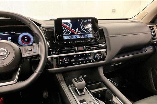 2025 Nissan Pathfinder Platinum 4WD