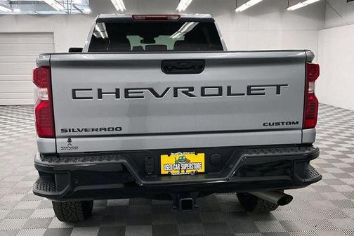 Sterling Gray Metallic 2026 Chevrolet Silverado 2500 Custom