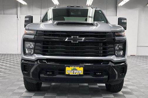 Sterling Gray Metallic 2026 Chevrolet Silverado 2500 Custom