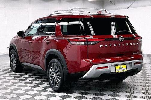 Scarlet Ember 2024 Nissan Pathfinder SL 4WD