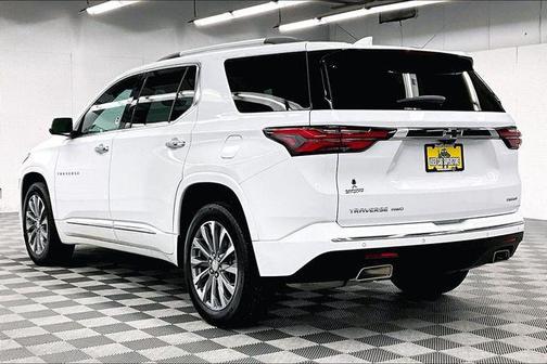 White 2023 Chevrolet Traverse Premier