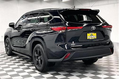 2022 Toyota Highlander L