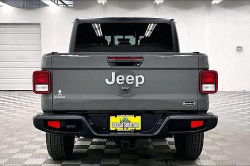 2022 Jeep Gladiator Overland