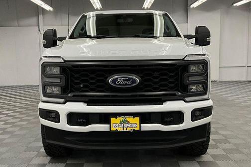 Oxford White 2023 Ford F-350 XLT