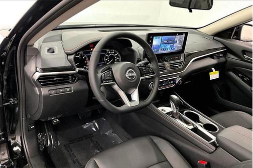 2025 Nissan Altima SR FWD