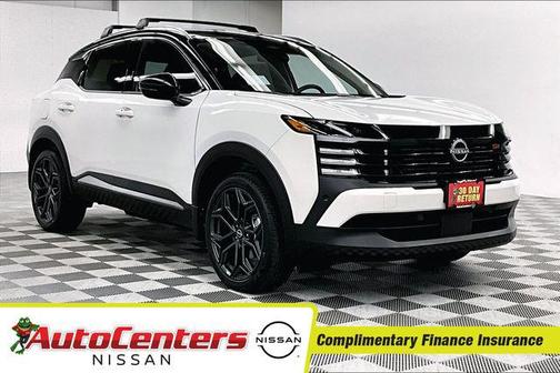 Aspen White/Super Black 2026 Nissan Kicks SR
