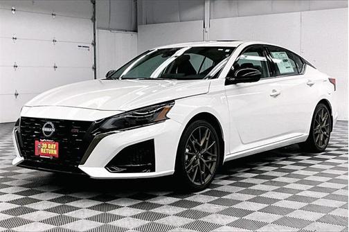 2025 Nissan Altima SR FWD