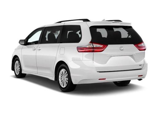 2020 Toyota Sienna XLE