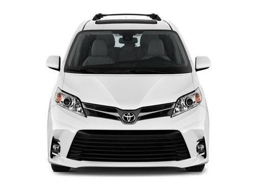 2020 Toyota Sienna XLE