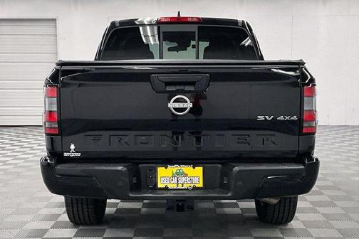 Super Black 2022 Nissan Frontier SV