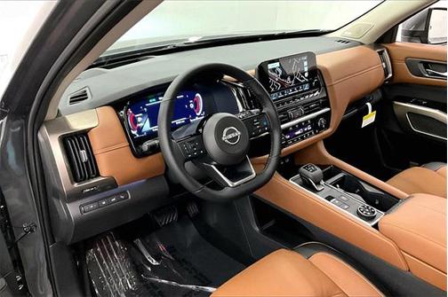 2025 Nissan Pathfinder Platinum 4WD