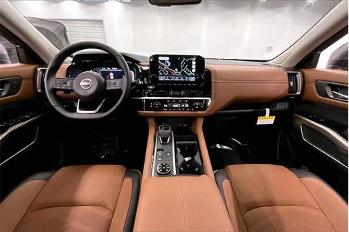 2025 Nissan Pathfinder Platinum 4WD