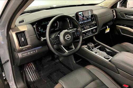 2025 Nissan Pathfinder Platinum 4WD