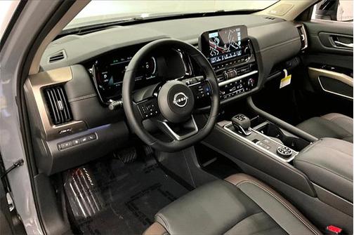 2025 Nissan Pathfinder Platinum 4WD