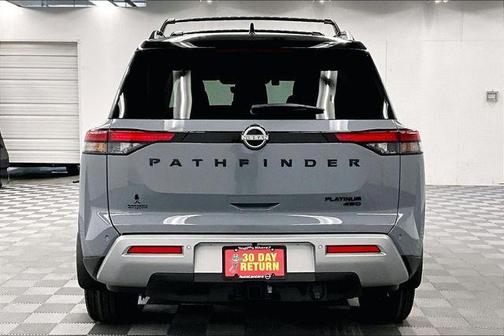 2025 Nissan Pathfinder Platinum 4WD