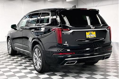 2025 Cadillac XT6 Premium Luxury FWD