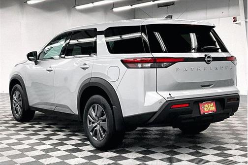 2025 Nissan Pathfinder S FWD