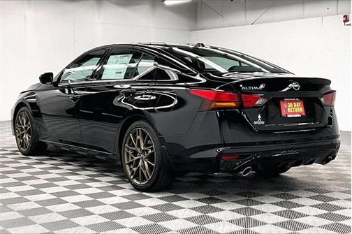 2025 Nissan Altima SR FWD