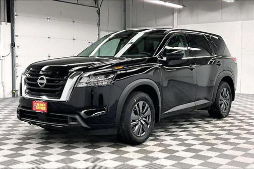 2025 Nissan Pathfinder S FWD