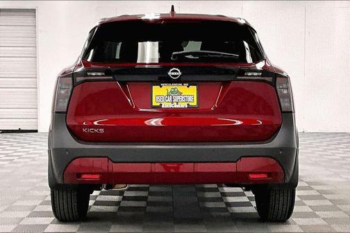 2025 Nissan Kicks SV