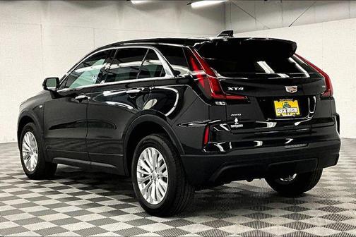 Stellar Black Metallic 2024 Cadillac XT4 Luxury