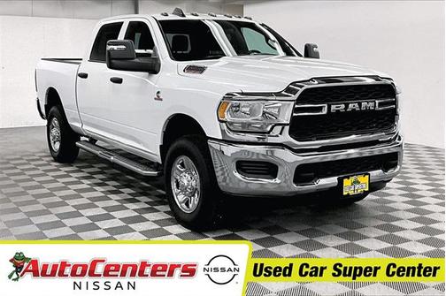 2024 RAM 3500 Tradesman Crew Cab 4x4 6'4' Box