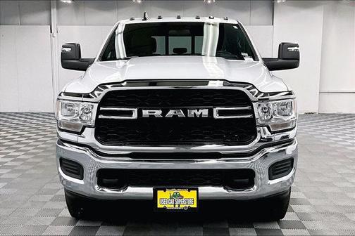 2024 RAM 3500 Tradesman Crew Cab 4x4 6'4' Box