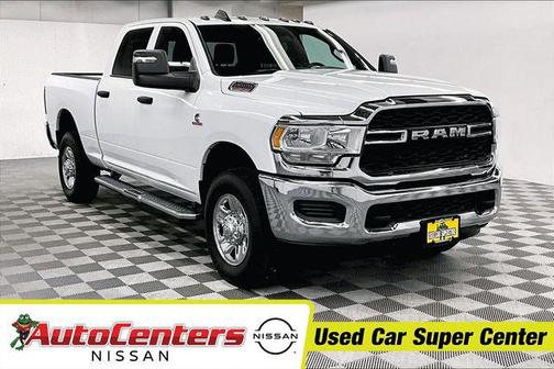 2024 RAM 3500 Tradesman Crew Cab 4x4 6'4' Box