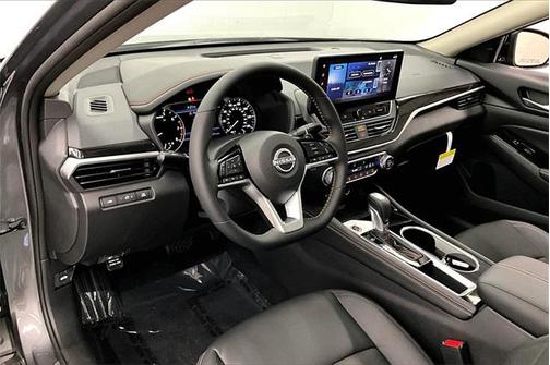 2025 Nissan Altima SR FWD
