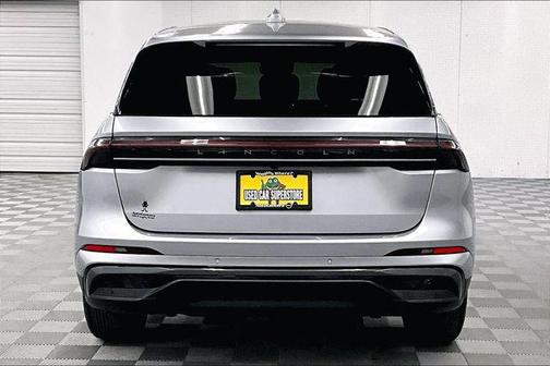 Silver Radiance Metallic Clearcoat 2024 Lincoln Nautilus Premiere