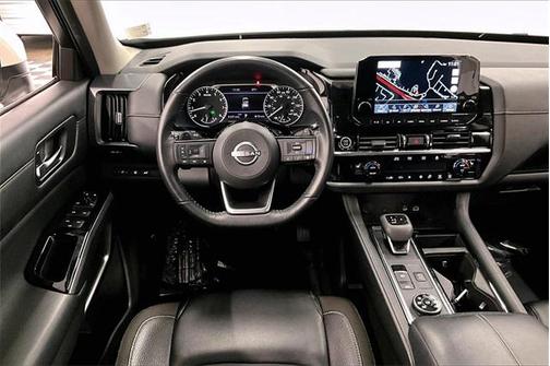 2023 Nissan Pathfinder SL 4WD