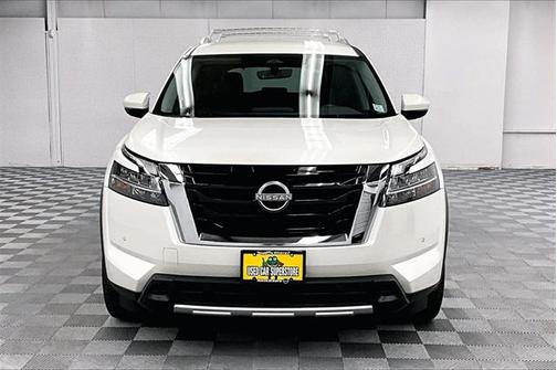2023 Nissan Pathfinder SL 4WD