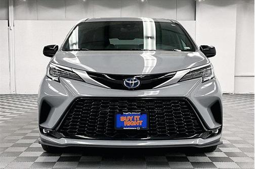 2023 Toyota Sienna XSE 7 Passenger