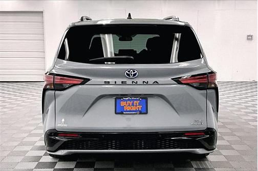 2023 Toyota Sienna XSE 7 Passenger