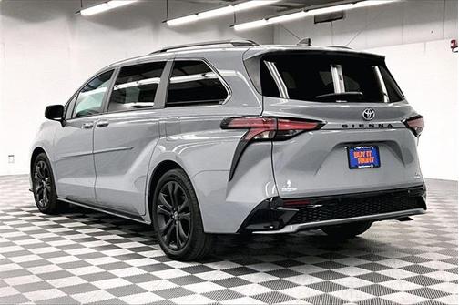 2023 Toyota Sienna XSE 7 Passenger