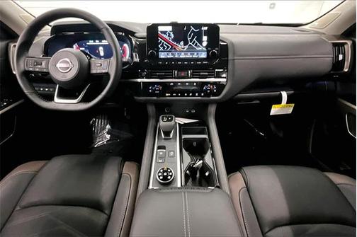 2025 Nissan Pathfinder Platinum 4WD