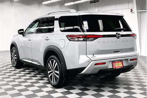 2025 Nissan Pathfinder Platinum 4WD