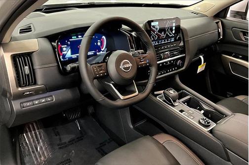 2025 Nissan Pathfinder Platinum 4WD