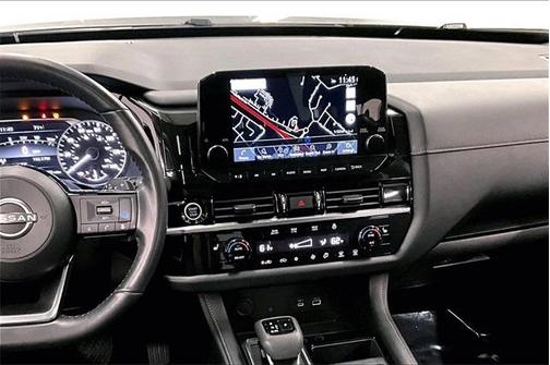 2023 Nissan Pathfinder SL 4WD
