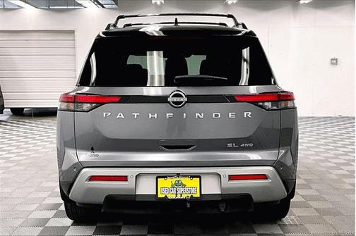 2023 Nissan Pathfinder SL 4WD
