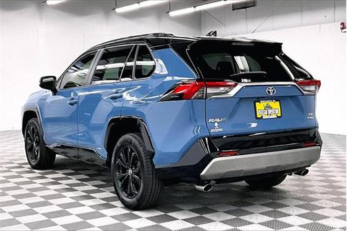 2023 Toyota RAV4 Hybrid SE