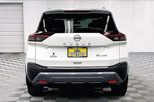Pearl White Tricoat 2023 Nissan Rogue SL