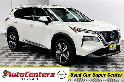 Pearl White Tricoat 2023 Nissan Rogue SL