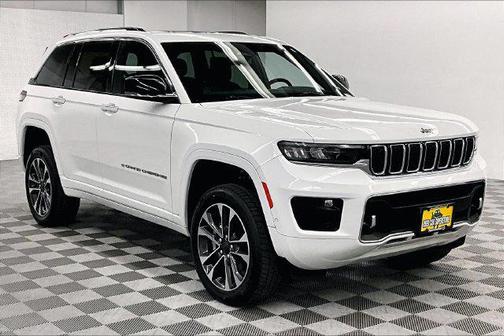 Bright White Clearcoat 2023 Jeep Grand Cherokee Overland