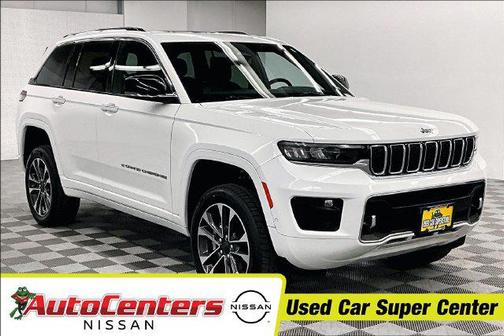 Bright White Clearcoat 2023 Jeep Grand Cherokee Overland
