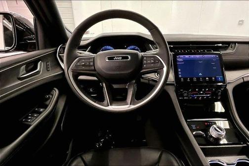 Diamond Black Crystal Pearlcoat 2024 Jeep Grand Cherokee Limited